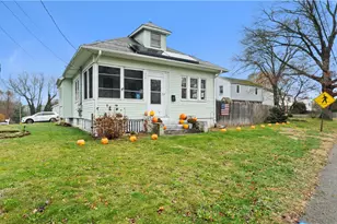 276 Tidewater Dr, Warwick, RI 02889 - Photo 2