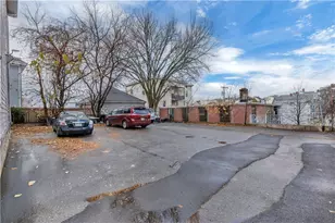 135 Illinois St, Central Falls, RI 02863 - Photo 4