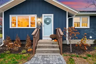 82 Primrose Dr, Warwick, RI 02818 - Photo 4