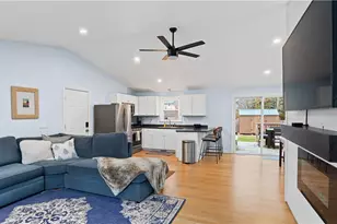 82 Primrose Dr, Warwick, RI 02818 - Photo 10