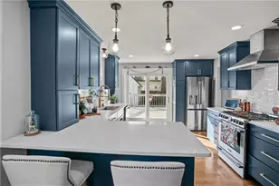 26 Keith Ave, Cranston, RI 02910 - Photo 8