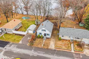 41 Gleason St, Cranston, RI 02910 - Photo 10