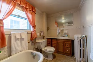 17 Warner St, Newport, RI 02840 - Photo 24