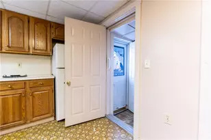 17 Warner St, Newport, RI 02840 - Photo 16