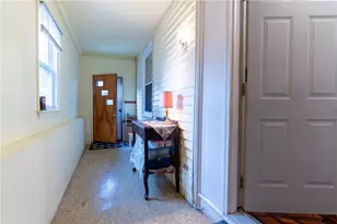 17 Warner St, Newport, RI 02840 - Photo 4