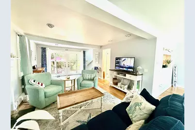 22 Dixon Street, Newport, RI 02840 - Photo 2