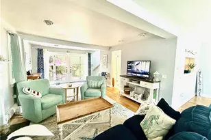 22 Dixon St, Newport, RI 02840 - Photo 2