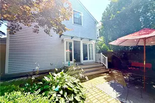 22 Dixon St, Newport, RI 02840 - Photo 18