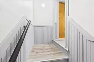 18 Glenwood Ave, Cranston, RI 02910 - Photo 12