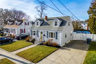 38 Bridgton Rd, Cranston, RI 02910 - Photo 2