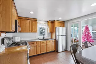 38 Bridgton Rd, Cranston, RI 02910 - Photo 30