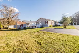 38 Hummingbird Ln, Tiverton, RI 02878 - Photo 8