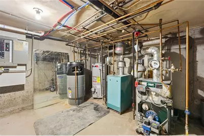 1060 Main Street, West Warwick, RI 02893 - Photo 34