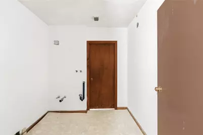 1060 Main Street, West Warwick, RI 02893 - Photo 32