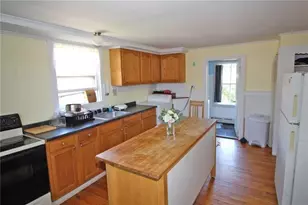 32 Ann St, Newport, RI 02840 - Photo 12
