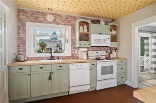 36 England St, Cumberland, RI 02864 - Photo 4