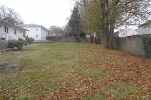 140 Lawrence St, Cranston, RI 02920 - Photo 4