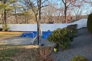 22 Laurel Ln, Lincoln, RI 02865 - Photo 4