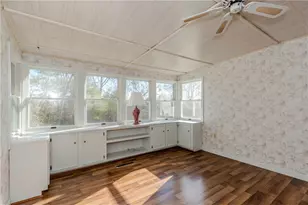 48 Cantaberry Ln, Coventry, RI 02816 - Photo 2