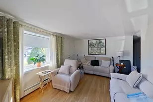 19 Flint Corn Rd, Portsmouth, RI 02871 - Photo 6