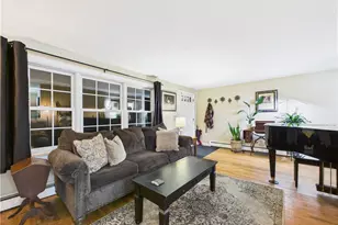 77 Fairfield Dr, North Kingstown, RI 02852 - Photo 4