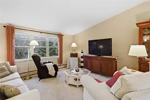 11 Wendy Ln, South Kingstown, RI 02879 - Photo 8