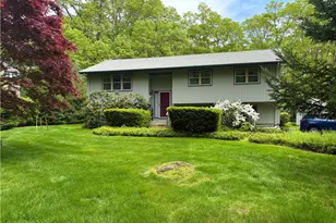 11 Wendy Ln, South Kingstown, RI 02879 - Photo 2