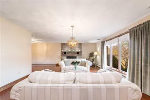 6 Christopher Dr, Johnston, RI 02919 - Photo 4