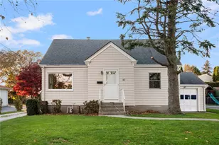 97 Bliss Mine Rd, Newport, RI 02840 - Photo 28