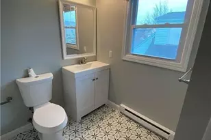 32 Middleton Ave, Newport, RI 02840 - Photo 10