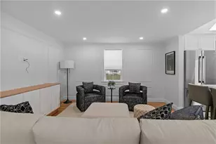 34 E Bowery St, Newport, RI 02840 - Photo 6