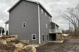 20 Doreen Ct, Cranston, RI 02921 - Photo 2