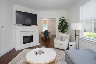 27 Mann Ave, Newport, RI 02840 - Photo 8