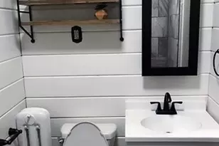 25 W Narragansett Ave, Newport, RI 02840 - Photo 10