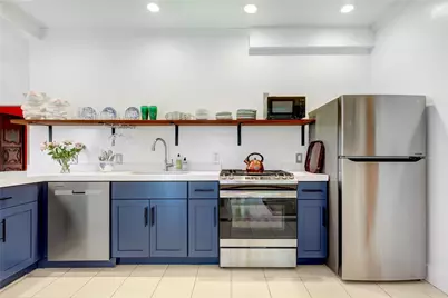 24 Hunter Avenue, Newport, RI 02840 - Photo 8