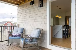 7 Dearborn St, Newport, RI 02840 - Photo 12