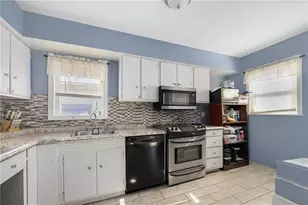 75 Larch St, Pawtucket, RI 02860 - Photo 4