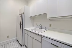 66 Webster St, Newport, RI 02840 - Photo 14