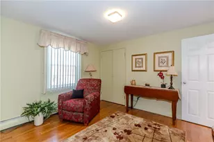 17 Woodview Dr, Cranston, RI 02920 - Photo 18