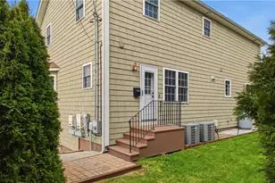 42 Lewis St, Tiverton, RI 02878 - Photo 4