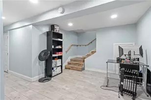 236 Gallatin St, Providence, RI 02907 - Photo 28