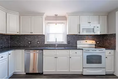 200 Carter Avenue, Pawtucket, RI 02861 - Photo 4