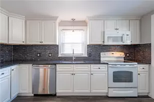 200 Carter Ave, Pawtucket, RI 02861 - Photo 4