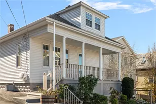 33 Evergreen St, Providence, RI 02906 - Photo 2
