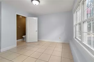 102 Dixon St, Providence, RI 02907 - Photo 4