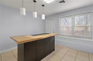 102 Dixon St, Providence, RI 02907 - Photo 10