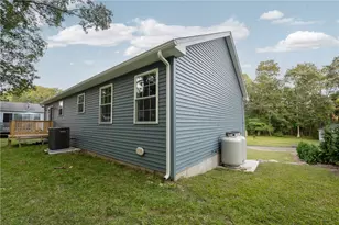 178 Highland St, Cranston, RI 02920 - Photo 46