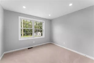 178 Highland St, Cranston, RI 02920 - Photo 20