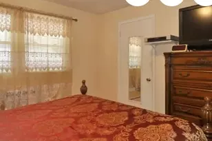 29 Woodbine St, Pawtucket, RI 02860 - Photo 12