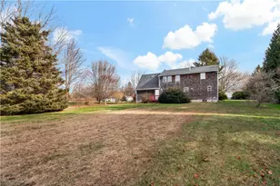 23 Gildas Ln, Portsmouth, RI 02871 - Photo 2